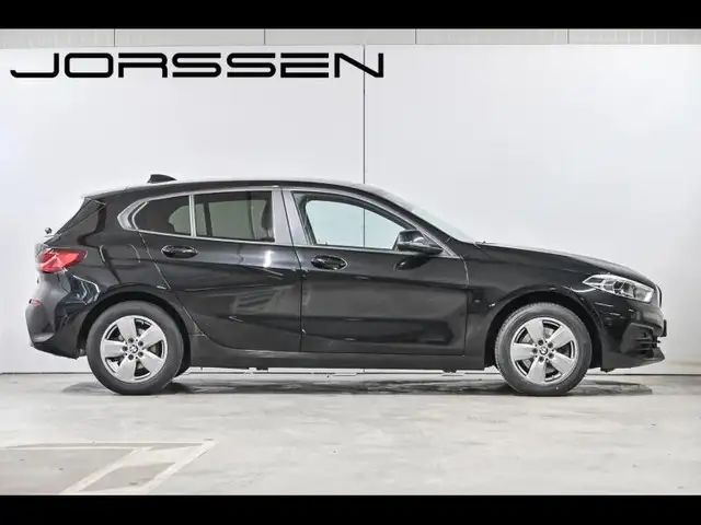 BMW 1 Series view 3