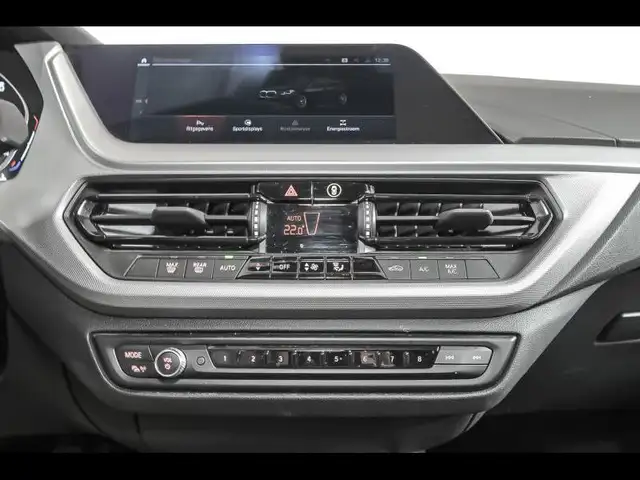 BMW 1 Series view 12