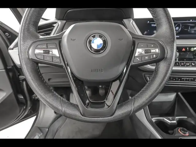 BMW 1 Series view 9