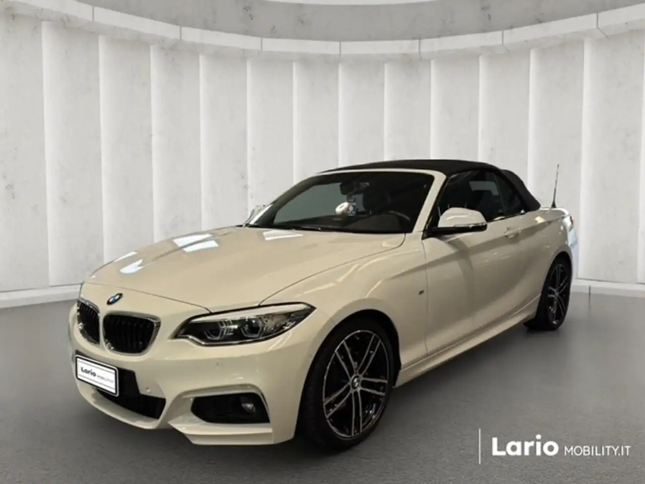 BMW 225