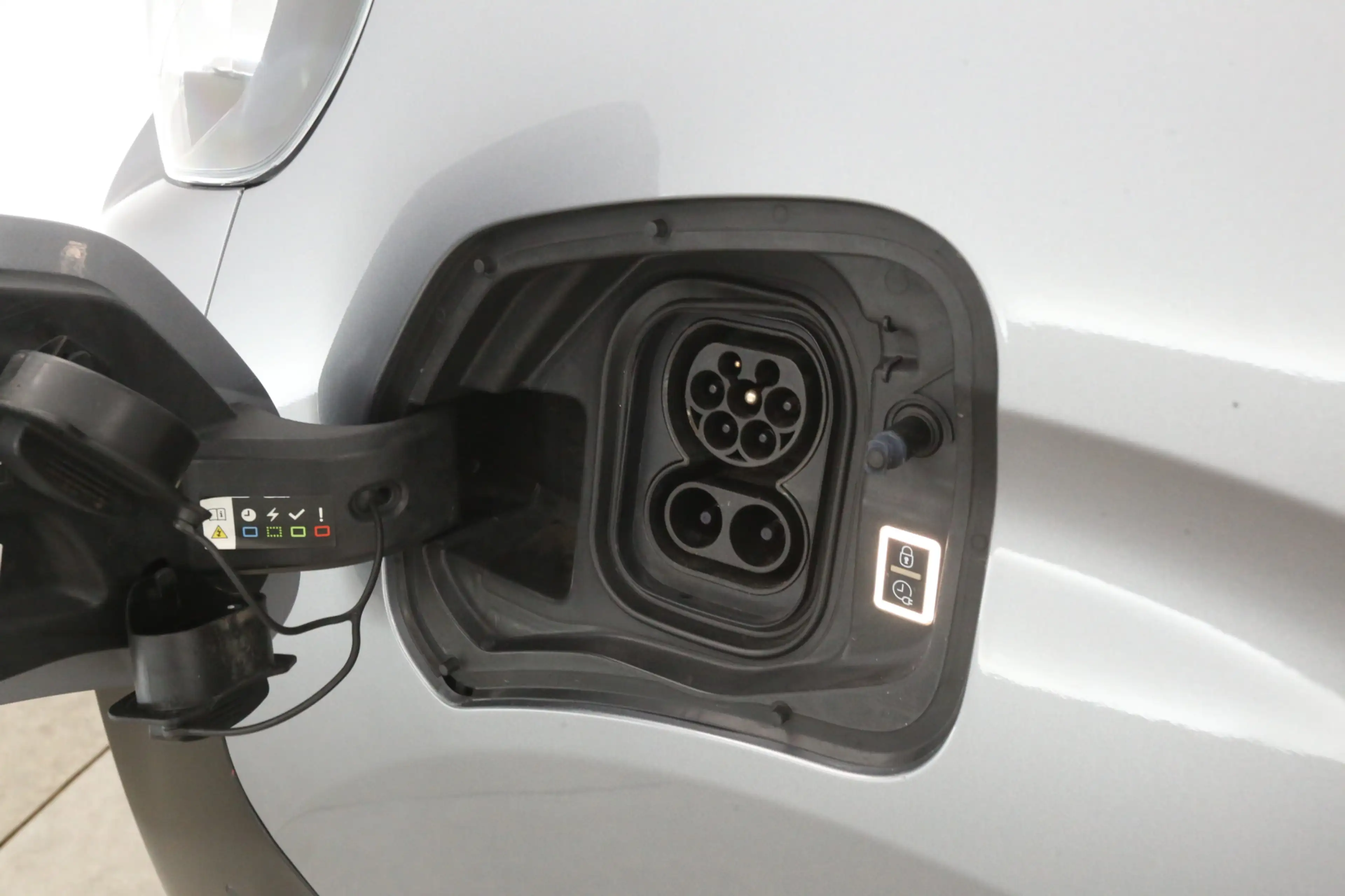 Citroen Jumpy e-Jumpy Peugeot E-Expert Standard Pro 75 kWh L2H1 — photo 8
