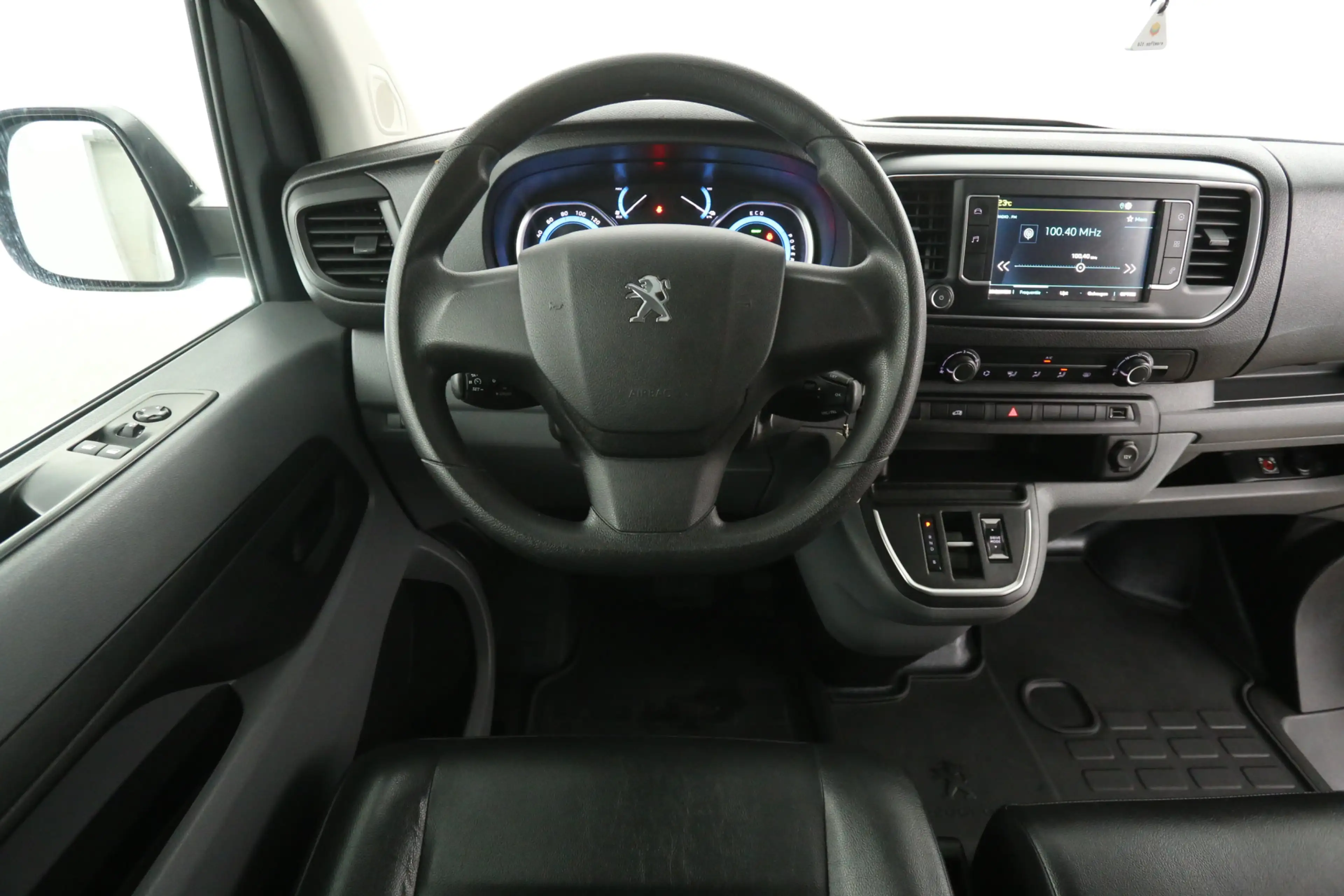 Citroen Jumpy e-Jumpy Peugeot E-Expert Standard Pro 75 kWh L2H1 — photo 2