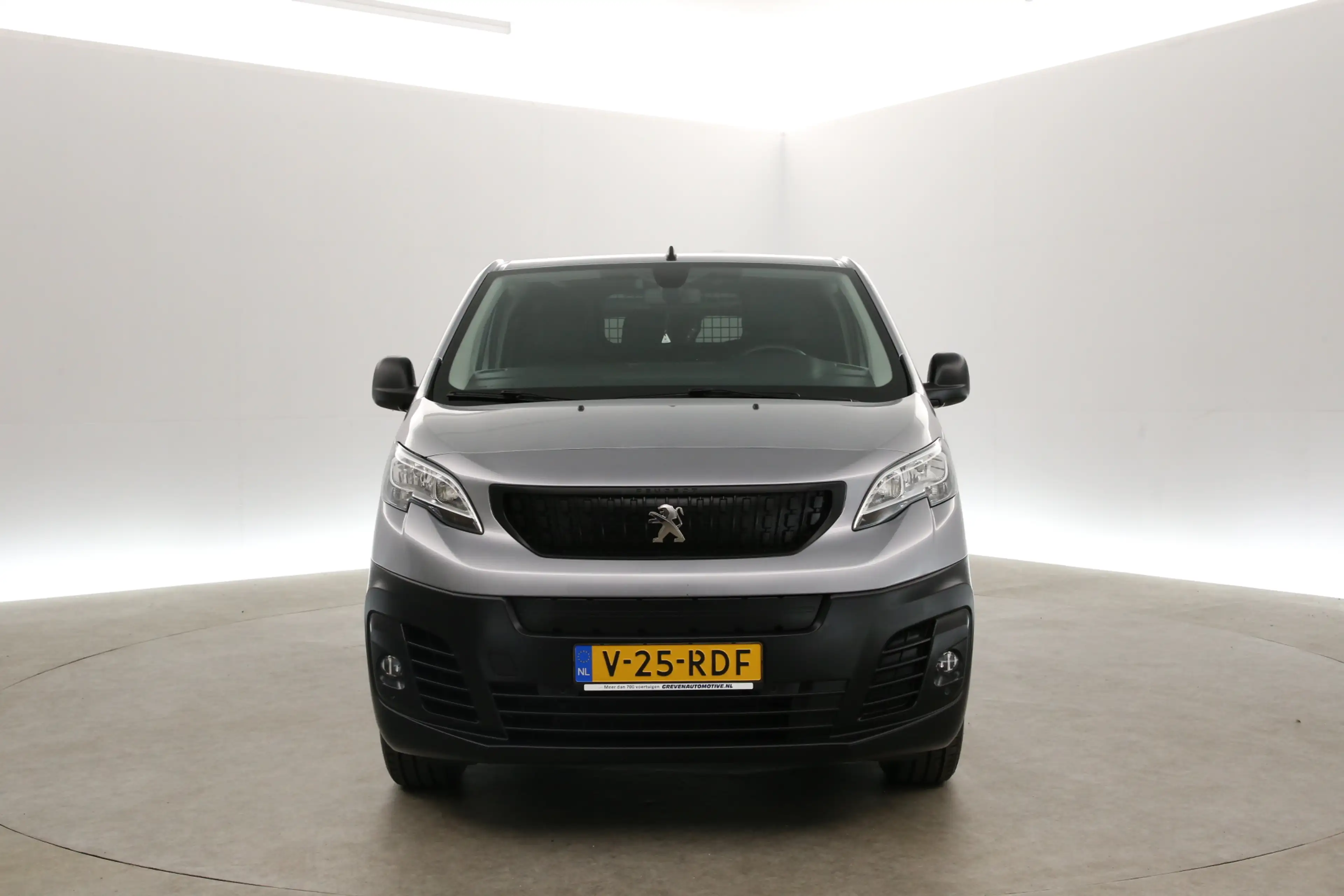 Citroen Jumpy e-Jumpy Peugeot E-Expert Standard Pro 75 kWh L2H1 — photo 9