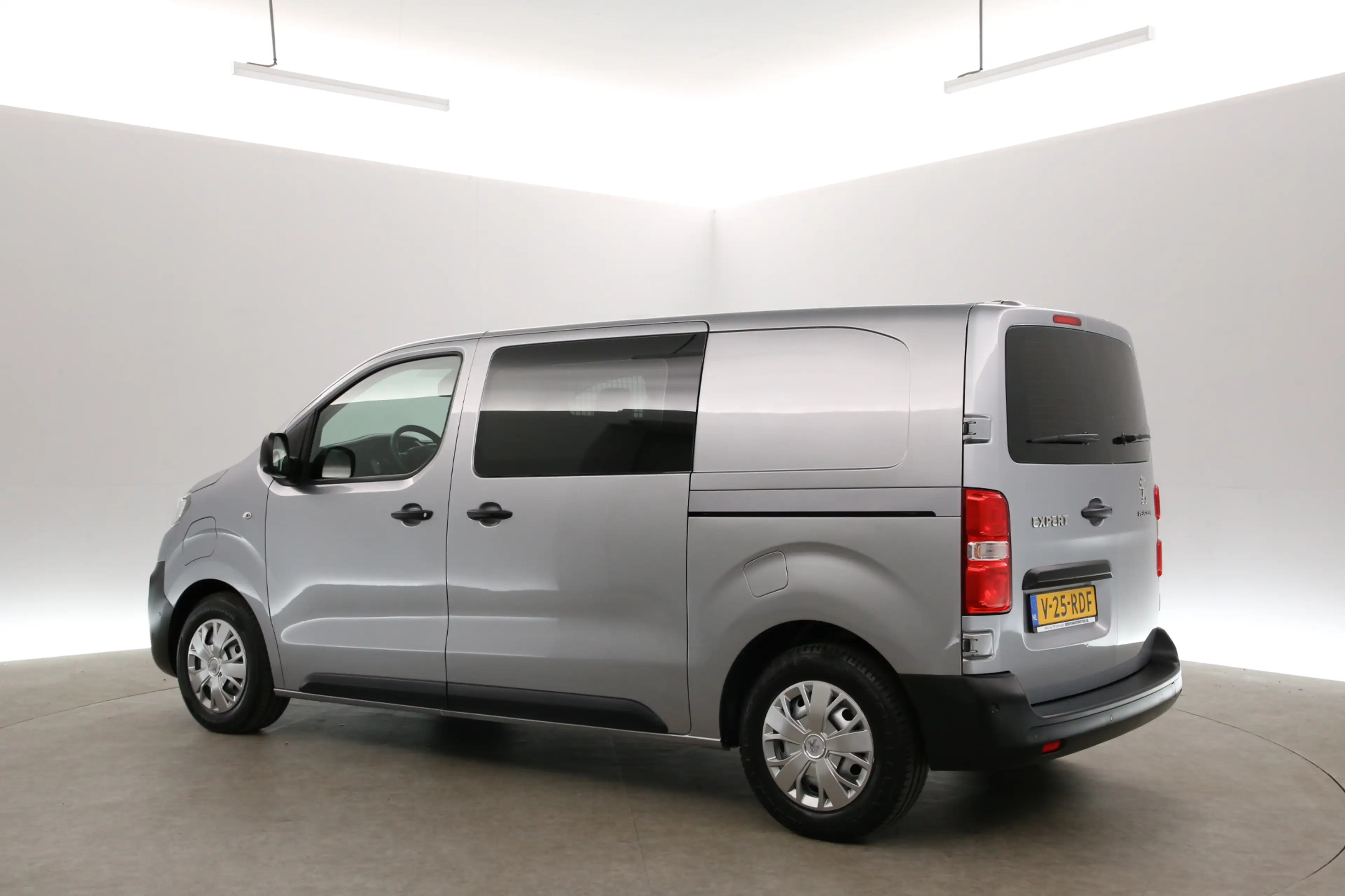 Citroen Jumpy e-Jumpy Peugeot E-Expert Standard Pro 75 kWh L2H1 — photo 26