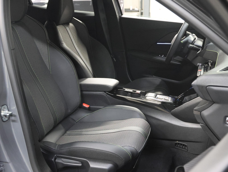 Peugeot e-2008 EV 156PK GT Avantage 54 kWh | 1ste eigenaar | Appl — photo 10