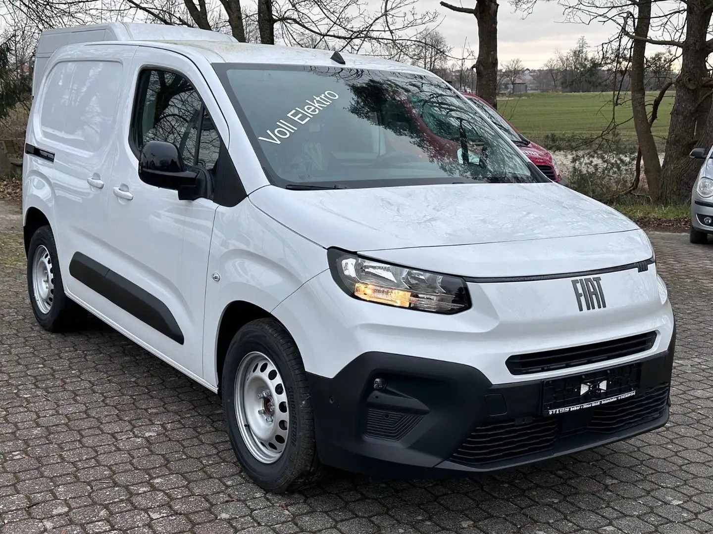 Fiat E-Doblo 50kwh 136PS Comfort Paket Weiß - 2