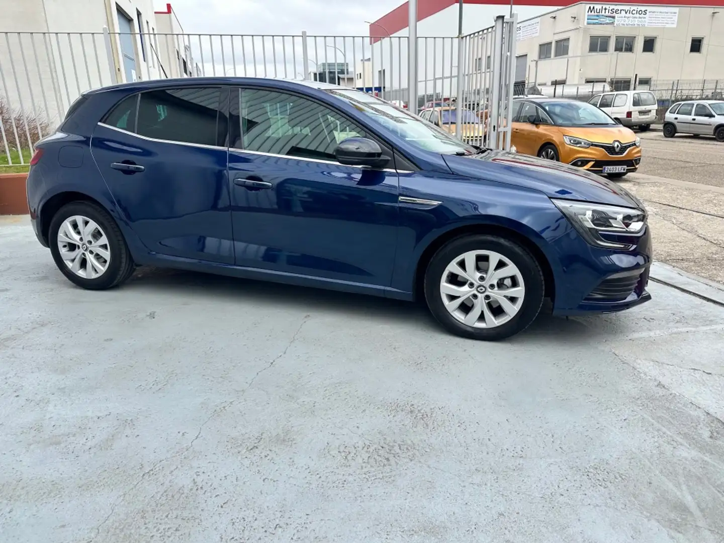 Renault Megane 1.5dCi Blue Limited + 85kW Blauw - 1