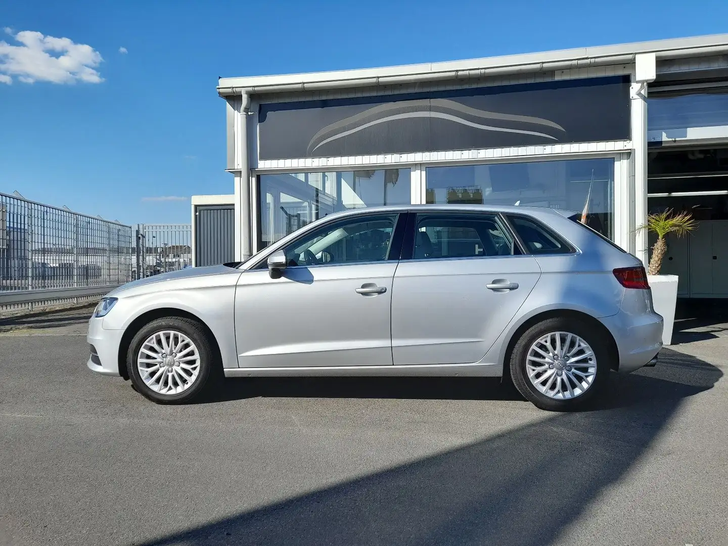 Audi A3 Sportback ,S Tronic,Navi,Bluet,PDC,Scheckheft Argent - 2