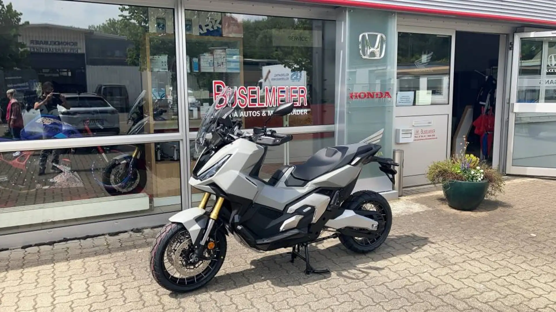 Honda X-ADV 750 - 2025 Lagerfahrzeug - 1