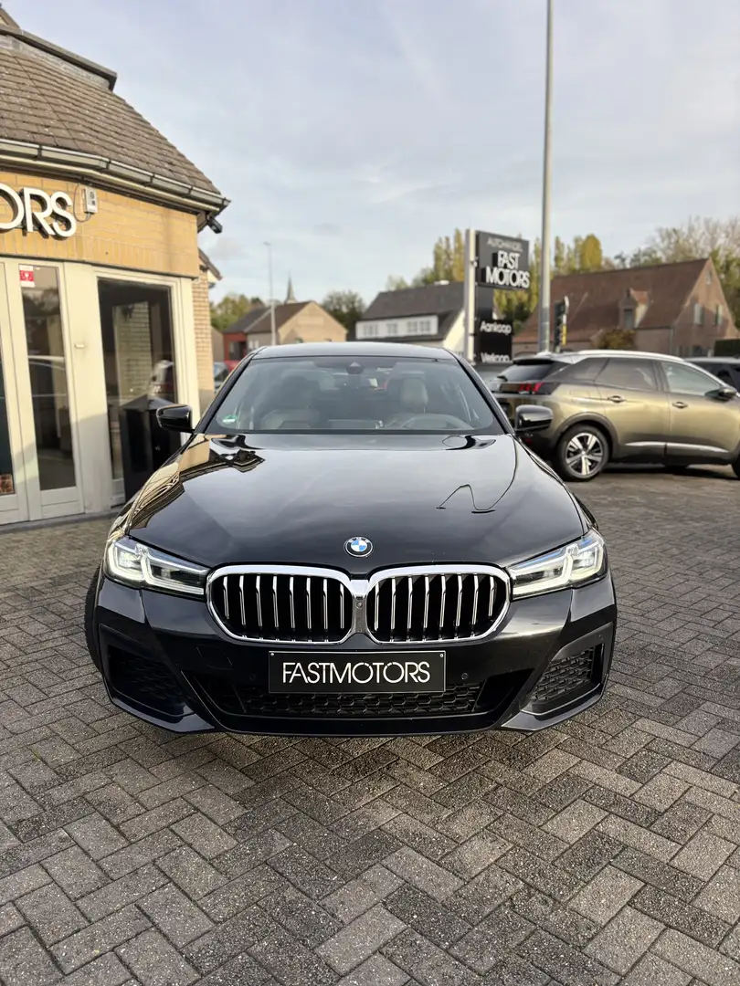 BMW 530 530e Aut. M Sport Edition FACELIFT Zwart - 2