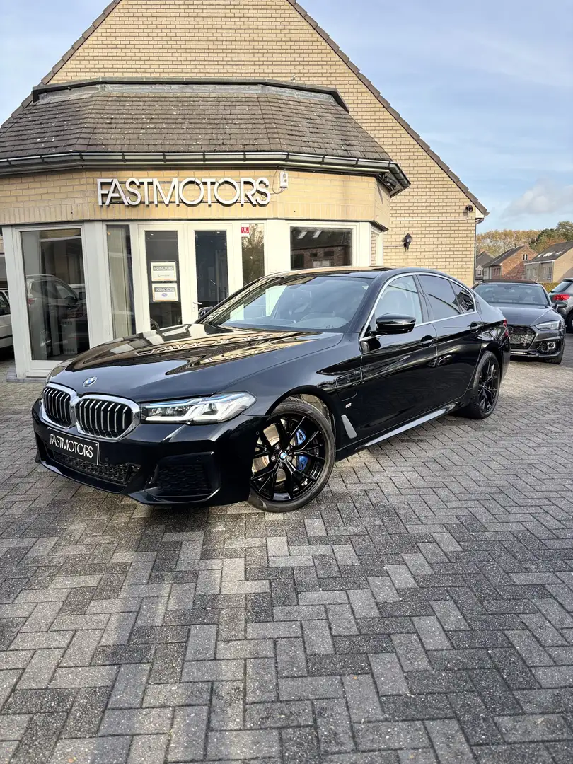 BMW 530 530e Aut. M Sport Edition FACELIFT Zwart - 1