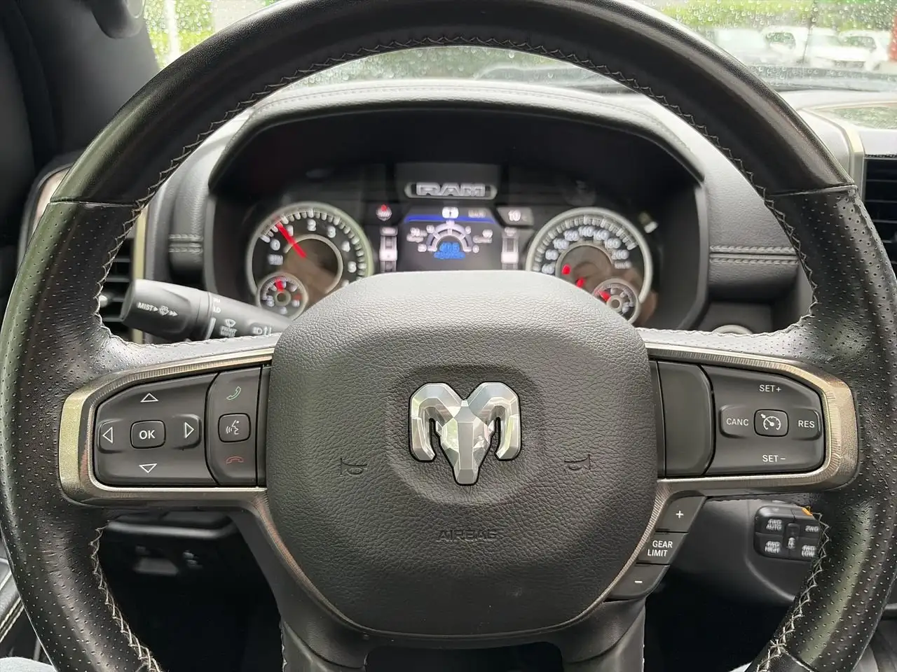 RAM 1500 снимка RAM 1500