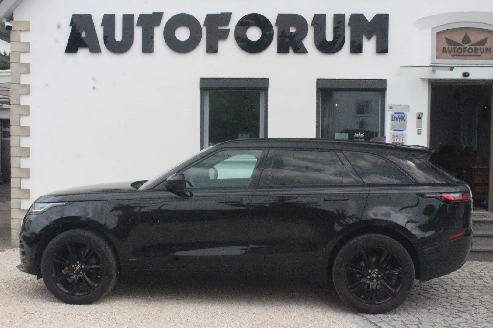 Land Rover Range Rover Velar R-Dynamic S~Pano~ Schwarz - 2