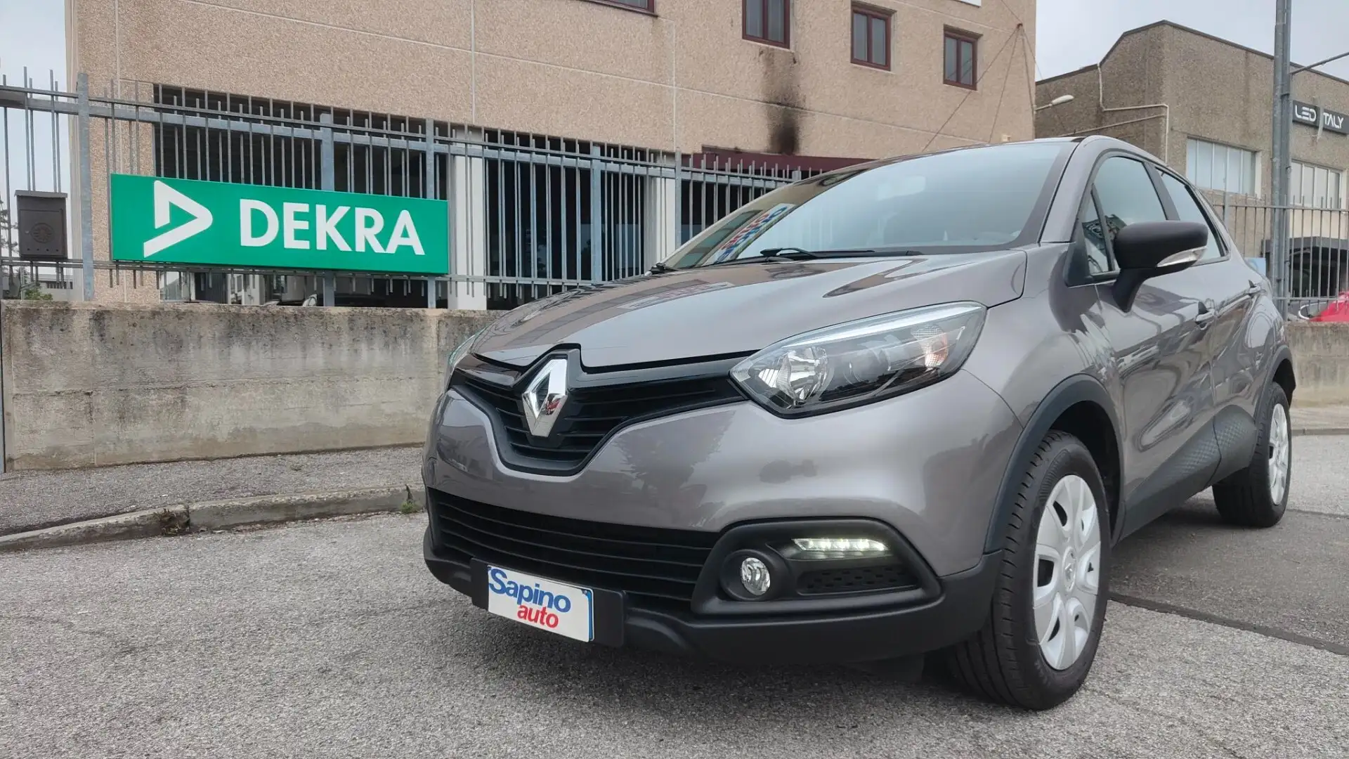Renault Captur 1.5 dCi 8V 90 CV Start&Stop Life Grau - 1