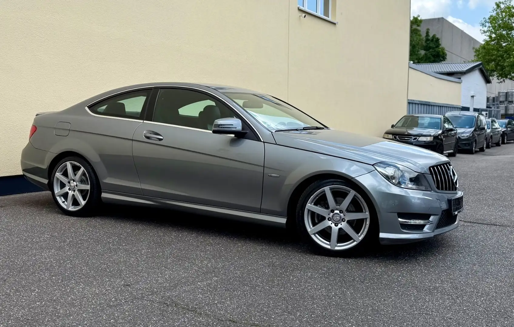 Mercedes-Benz C 180 CGI COUPE AMG-PAKET NAVI KLIMA GARANTIE Plateado - 1