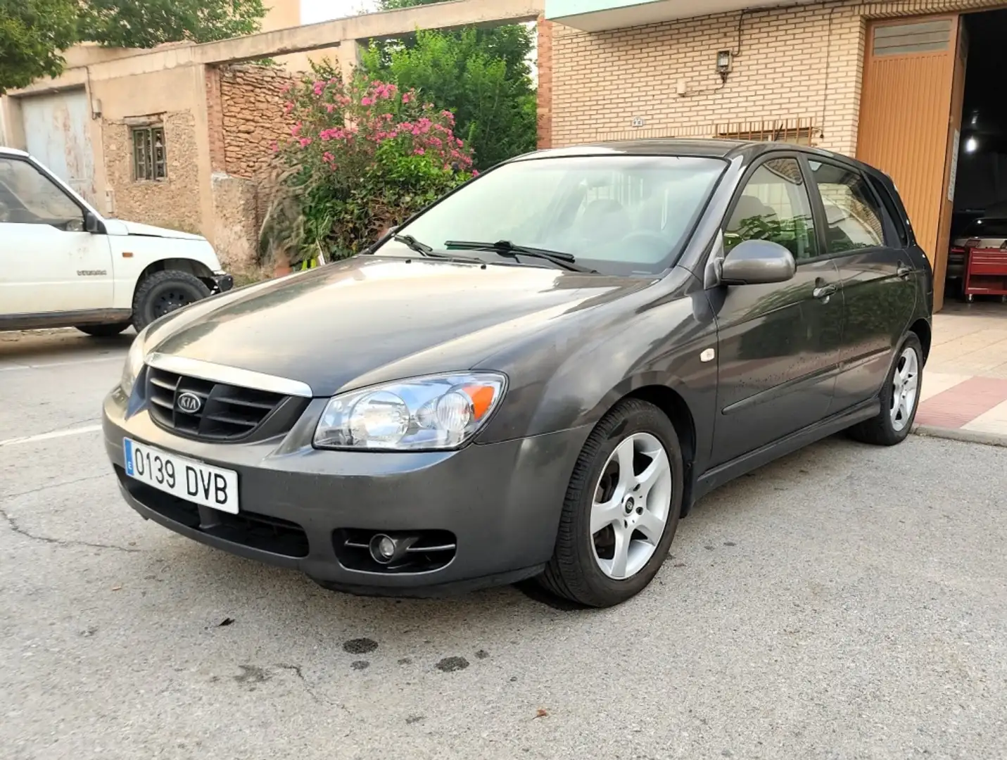 Kia Cerato 2.0CRDI LX Grigio - 2