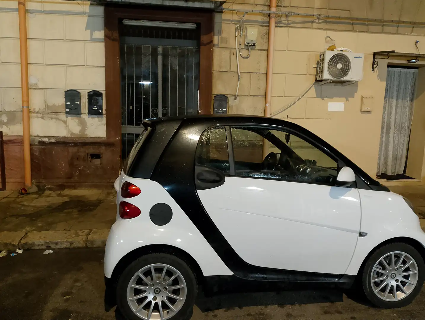 smart city-coupé/city-cabrio 800 CDI Blanc - 1