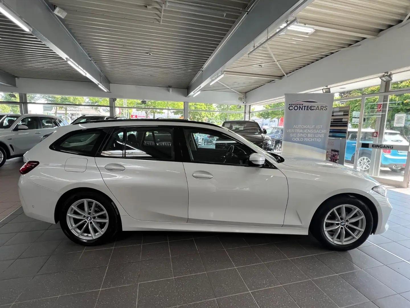 BMW 318 d Touring AHK+SH+PARK+DIS+DRIVING ASSIST Weiß - 1