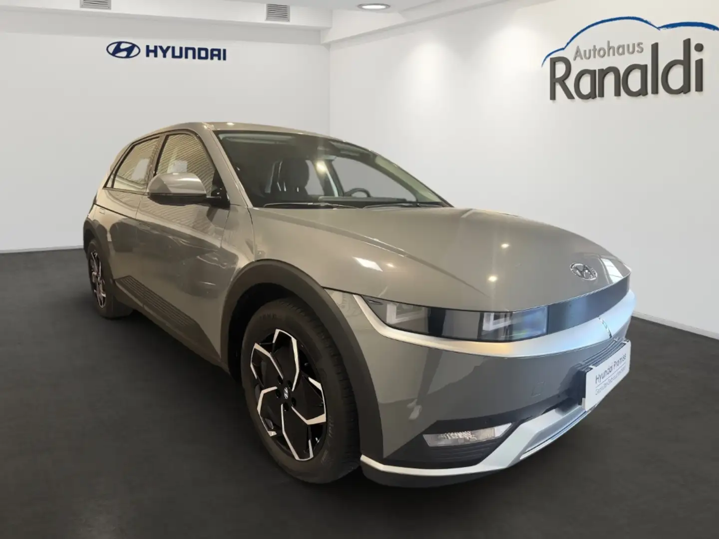 Hyundai IONIQ 5 Dynamiq Elektro 4WD 58 kWh++MWST++6300KM!++Allwett Grau - 2