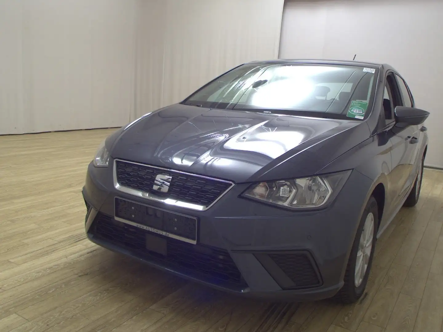 SEAT Ibiza 1.6 TDI Style Navi RFK PDC Grau - 2