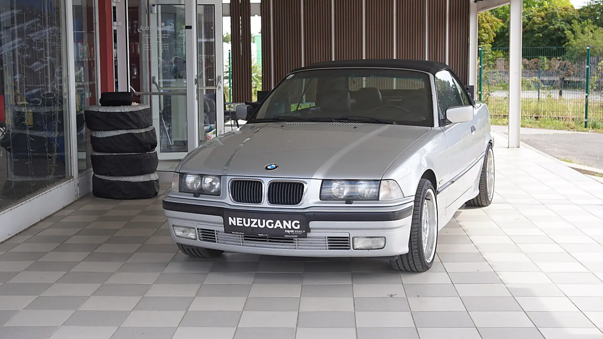 BMW 318 i Cabrio Roadster//HARDTOP//WINDSHOT//TOPZUSTAN... Silber - 2
