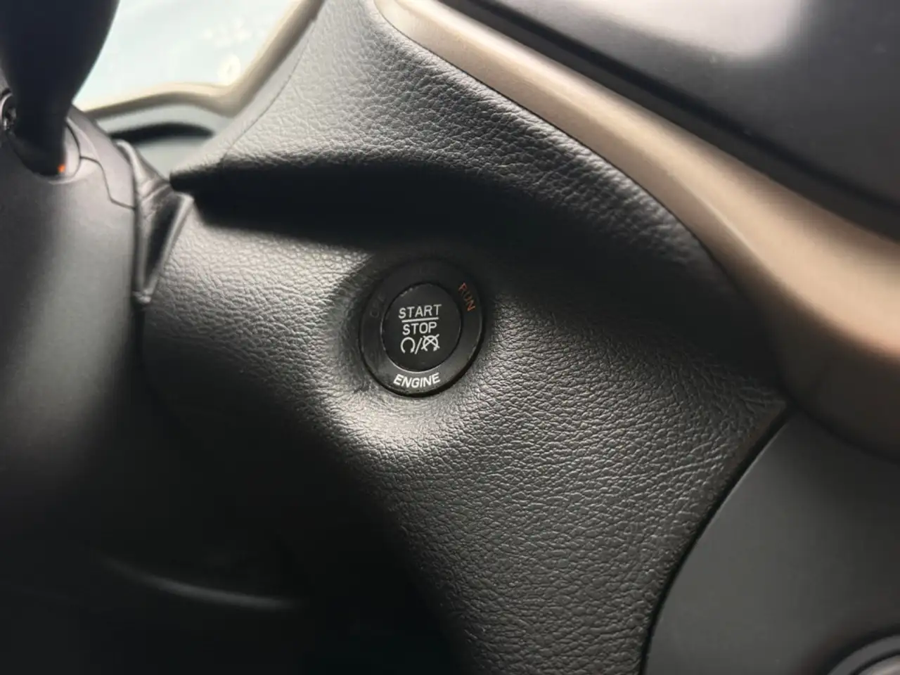 Jeep Cherokee снимка Jeep Cherokee