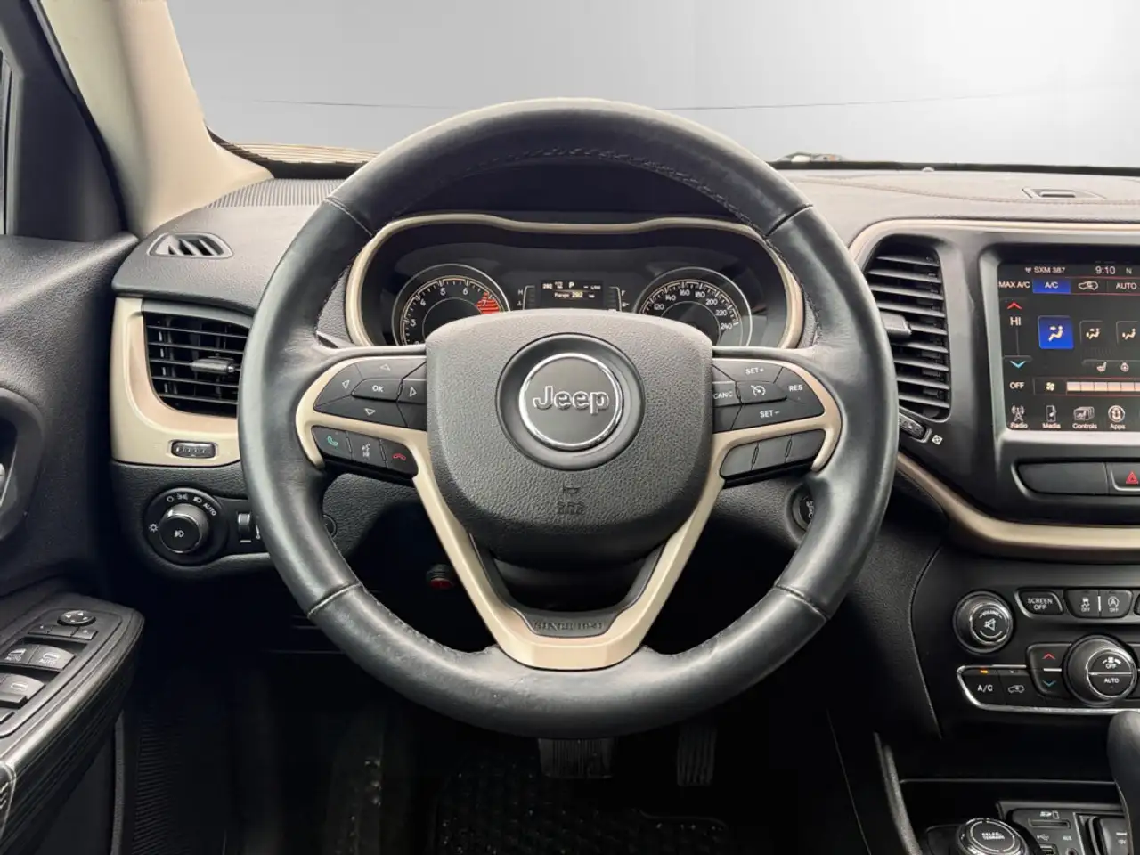 Jeep Cherokee снимка Jeep Cherokee