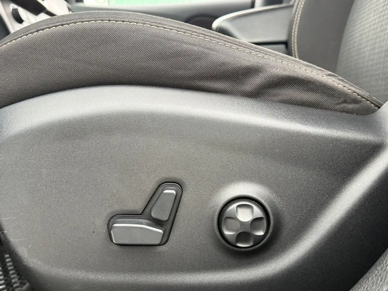 Jeep Cherokee снимка Jeep Cherokee