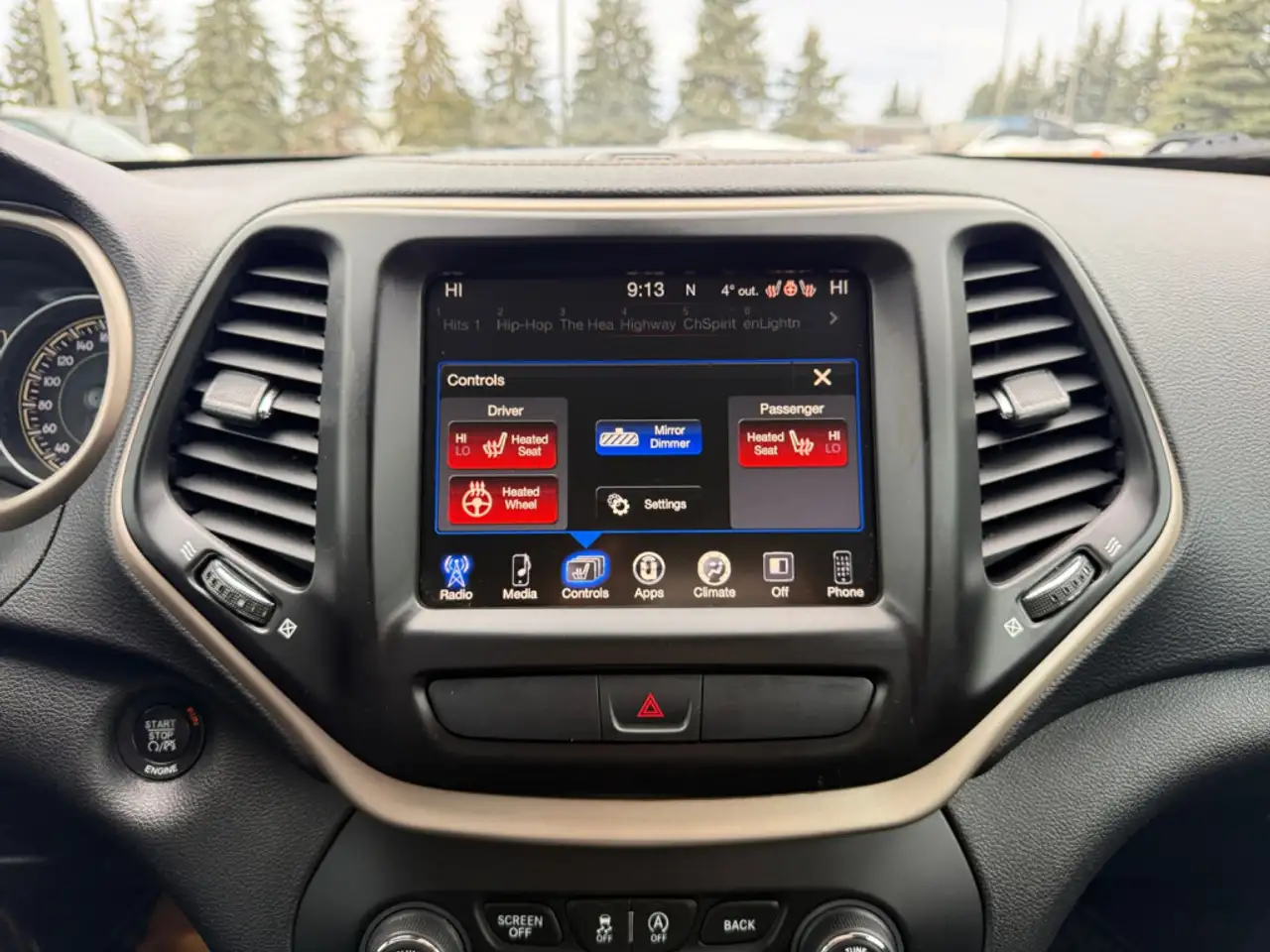 Jeep Cherokee снимка Jeep Cherokee
