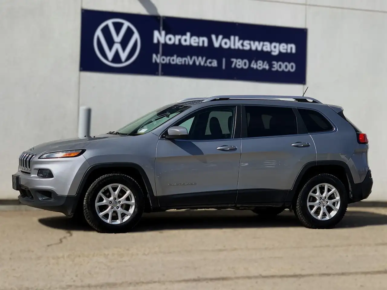 Jeep Cherokee снимка Jeep Cherokee