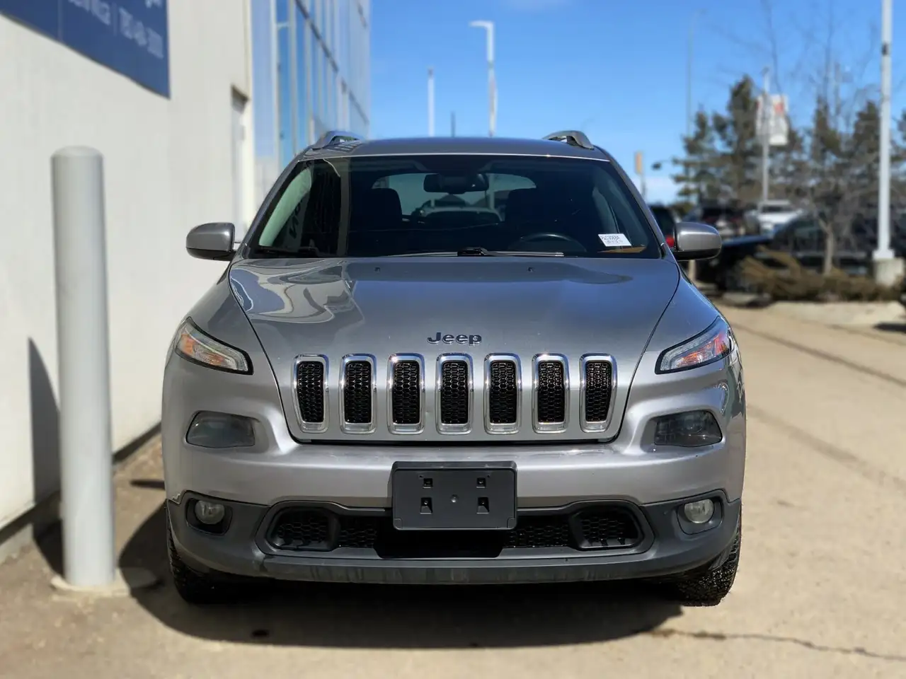 Jeep Cherokee снимка Jeep Cherokee