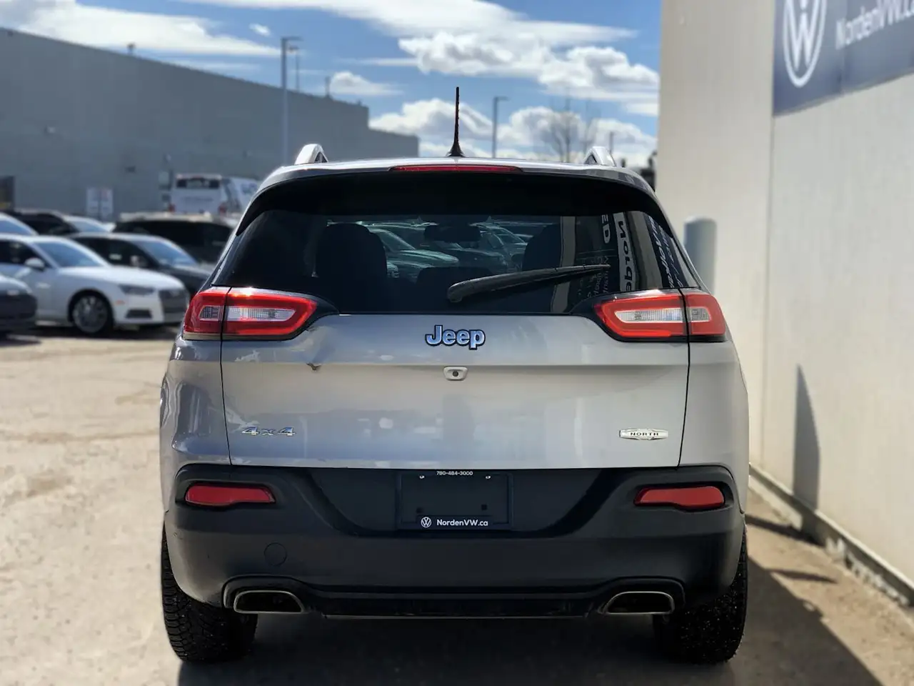 Jeep Cherokee снимка Jeep Cherokee