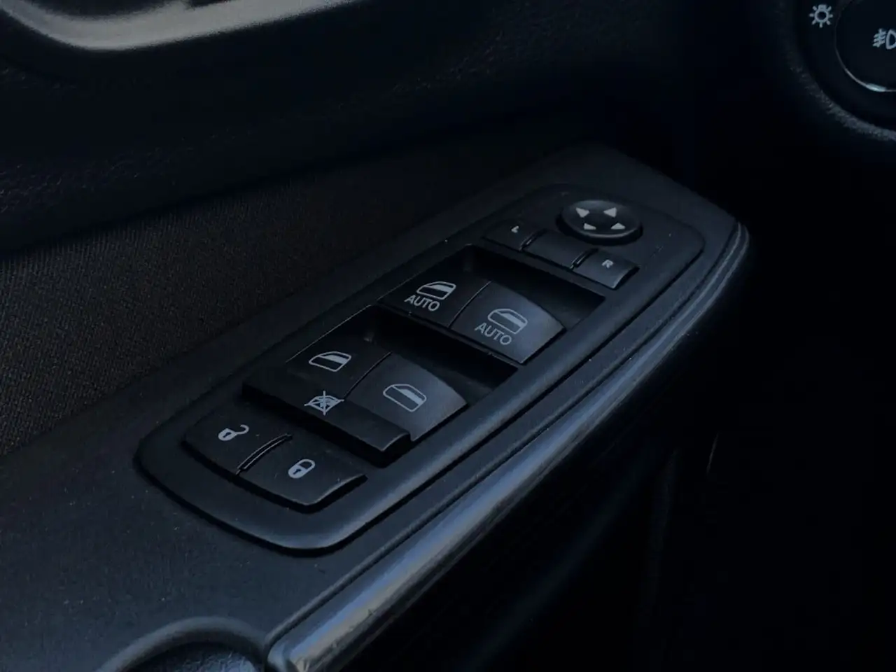 Jeep Cherokee снимка Jeep Cherokee