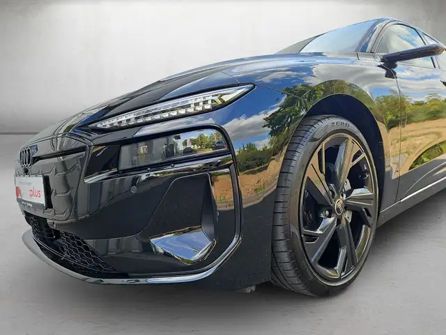 Audi E-Tron view 5