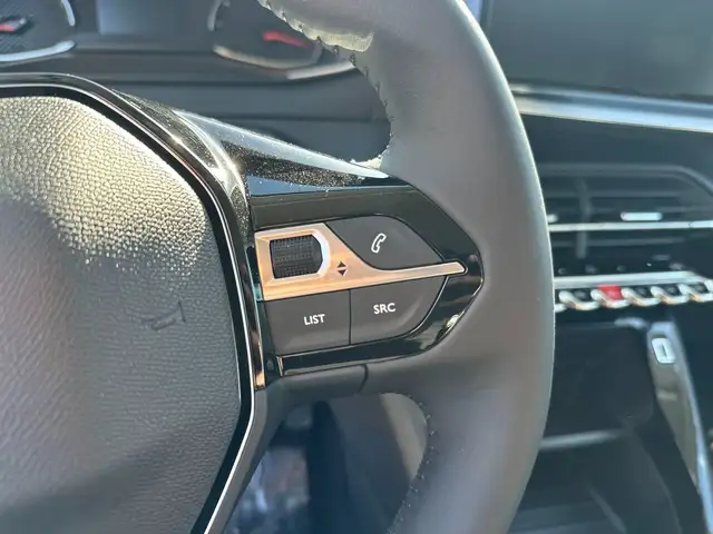 Peugeot 208 view 14