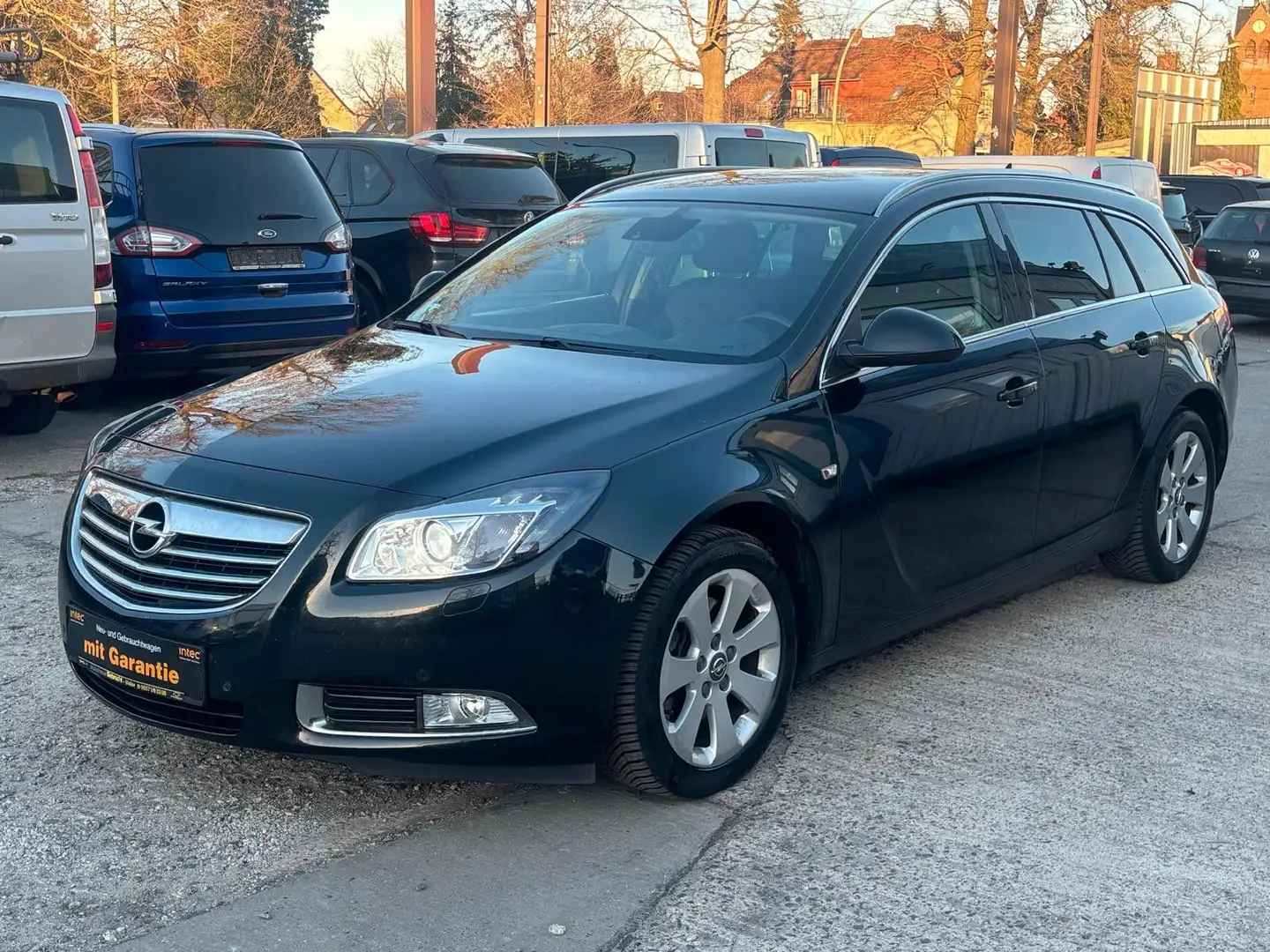 Opel Insignia Sports 2.0 CDTI Active Klima Navi AHK Schwarz - 1