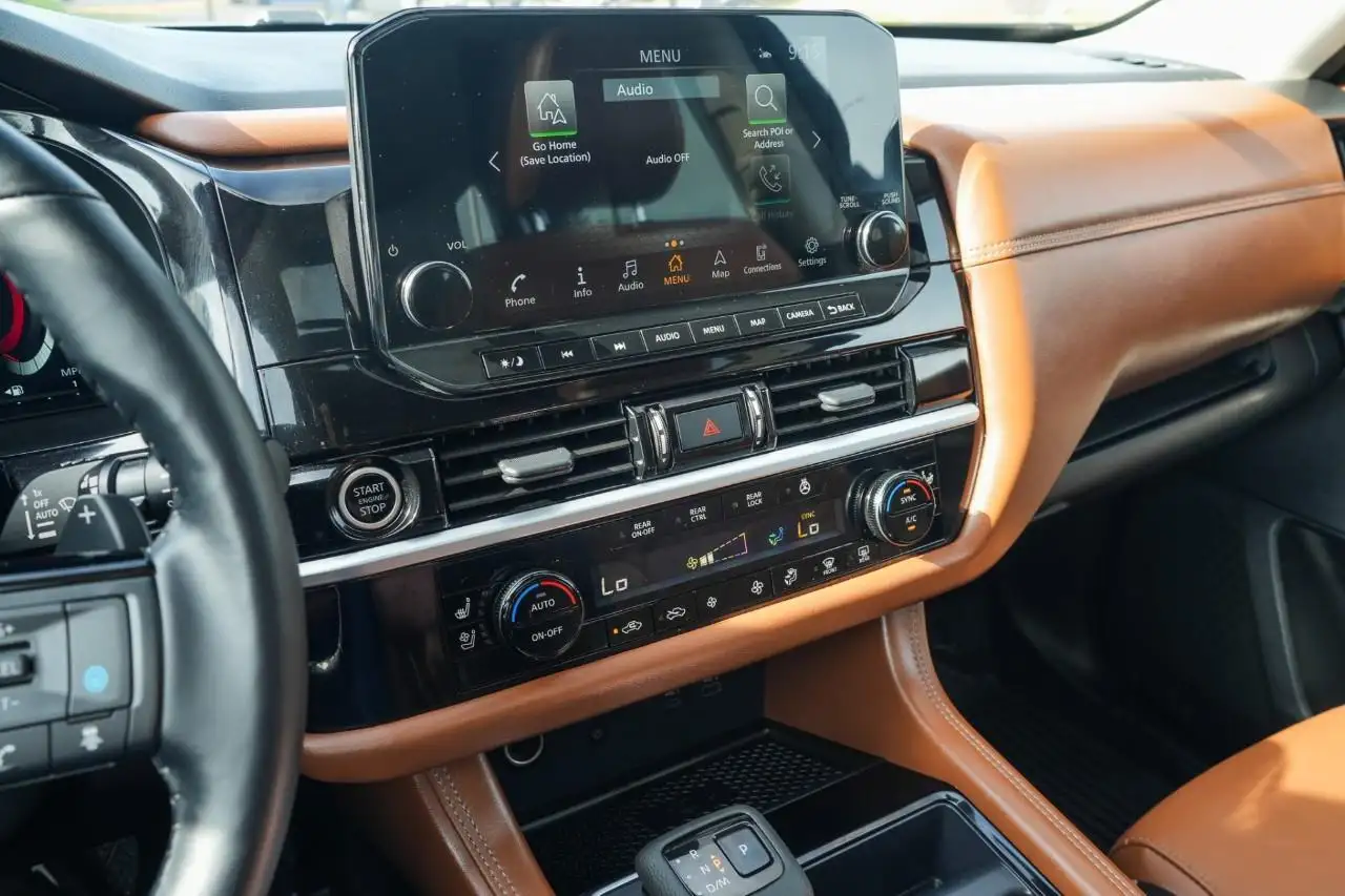 Nissan Pathfinder снимка Nissan Pathfinder