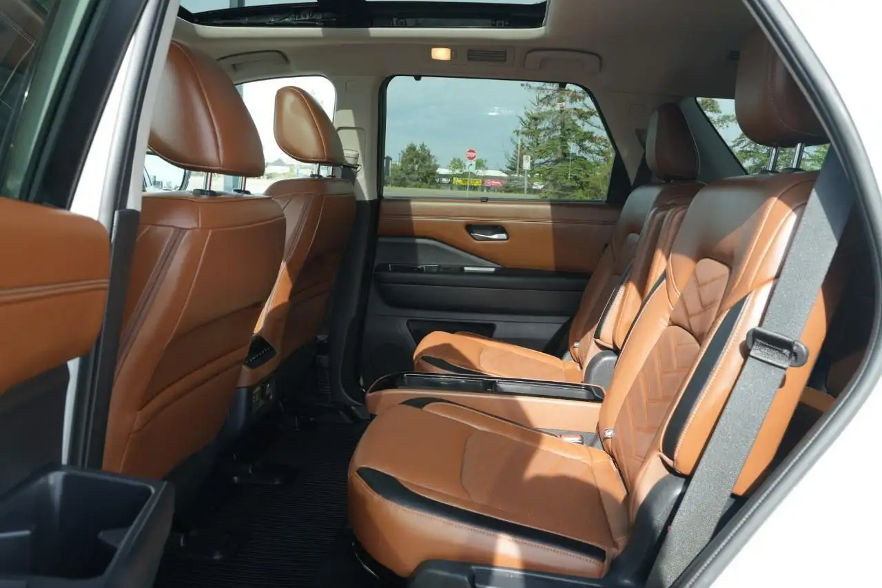 Nissan Pathfinder снимка Nissan Pathfinder