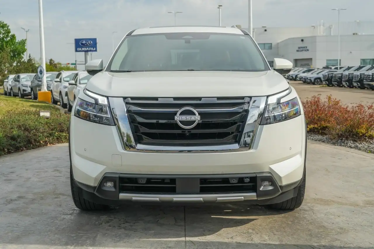 Nissan Pathfinder снимка Nissan Pathfinder