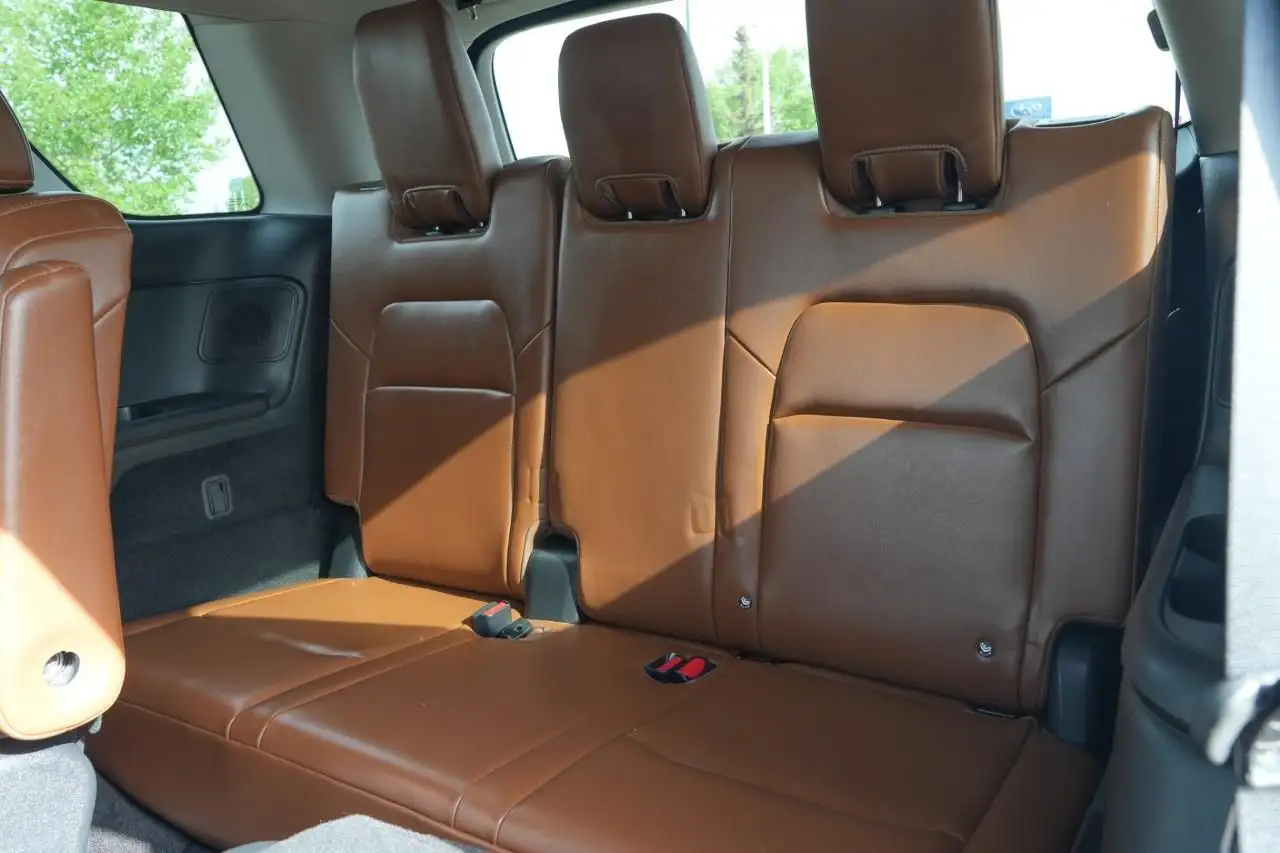 Nissan Pathfinder снимка Nissan Pathfinder