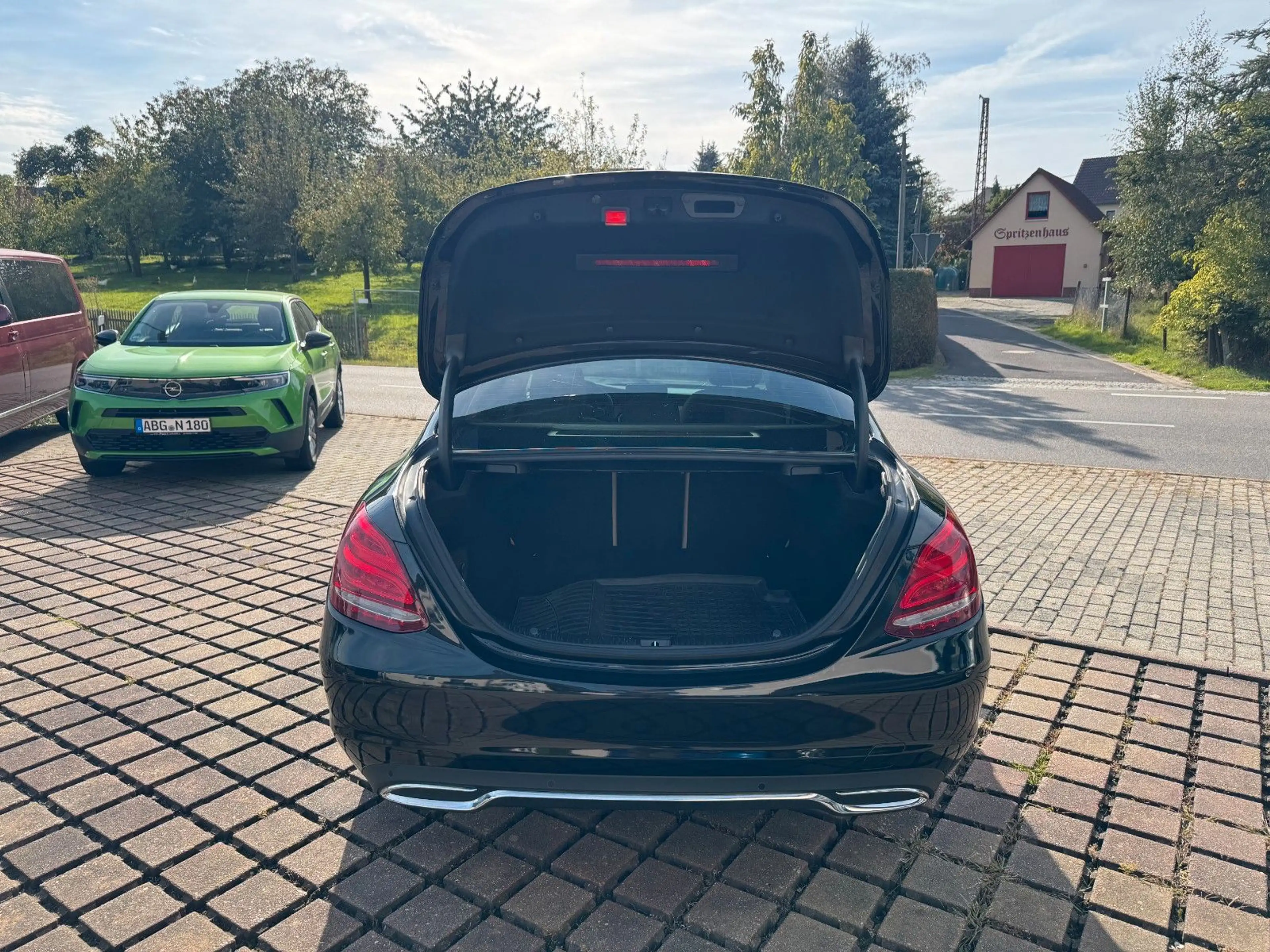 Mercedes-Benz C 180 Limousine Avantgarde mit LED — photo 11