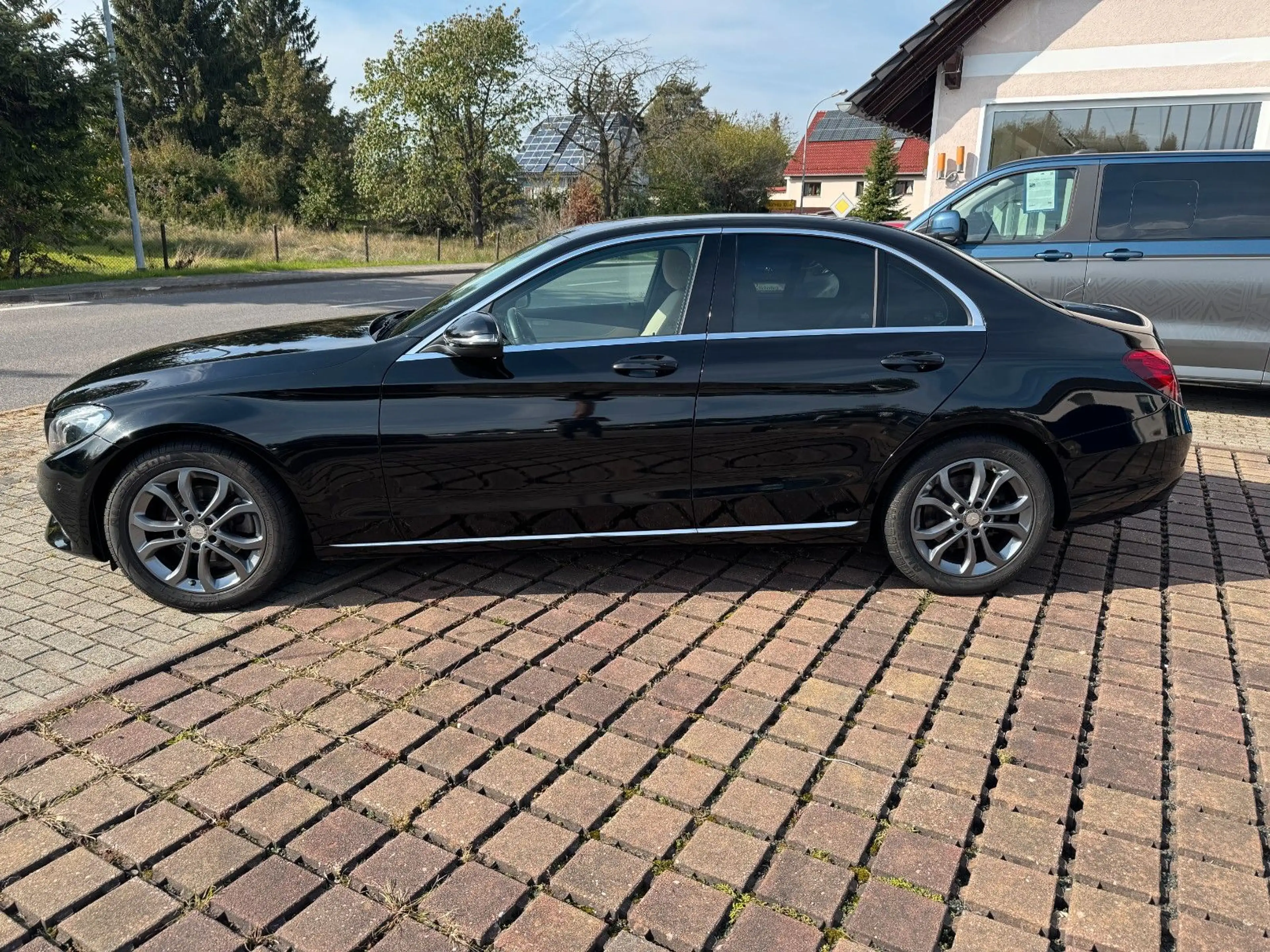 Mercedes-Benz C 180 Limousine Avantgarde mit LED — photo 2