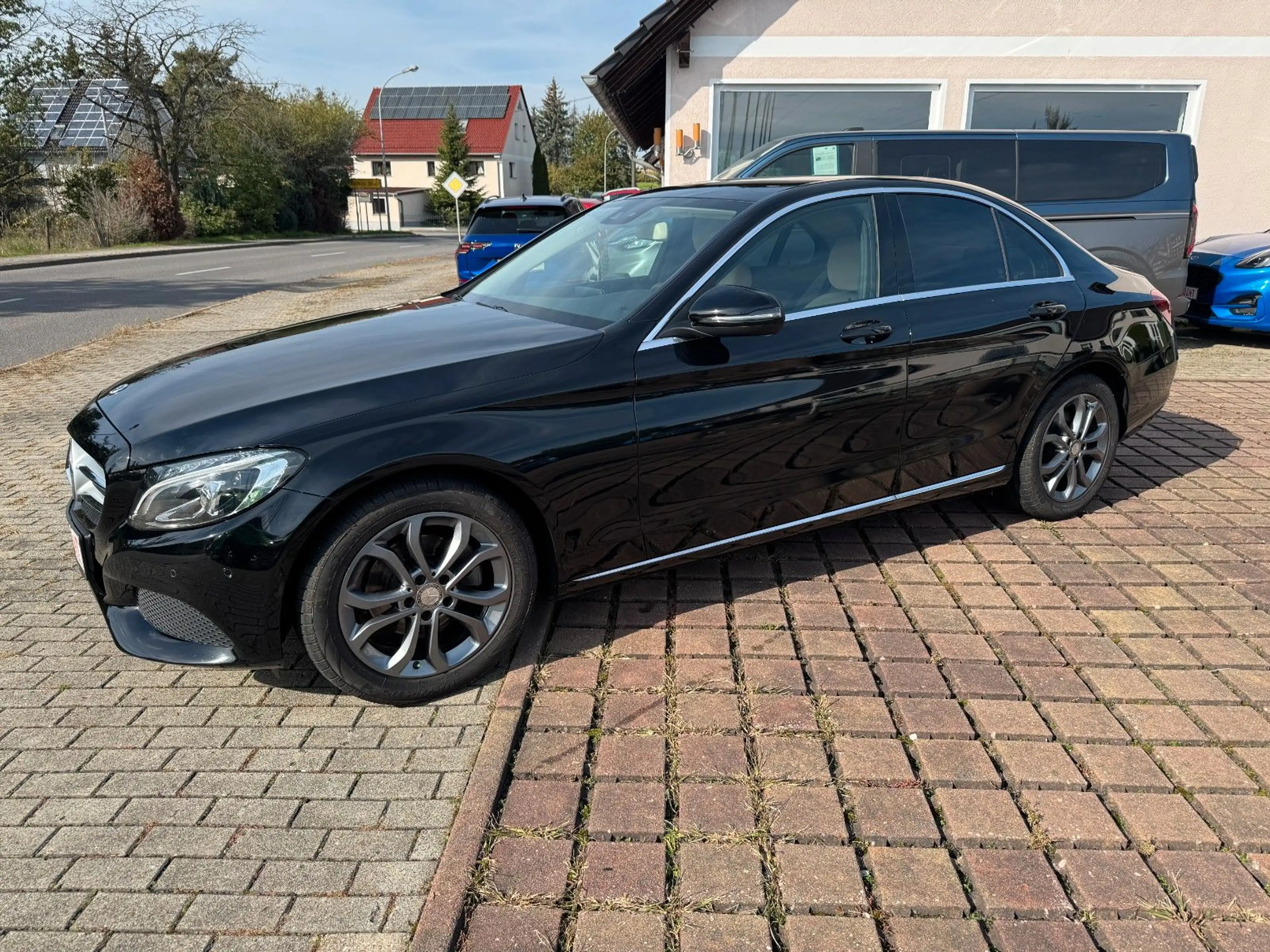 Mercedes-Benz C 180 Limousine Avantgarde mit LED