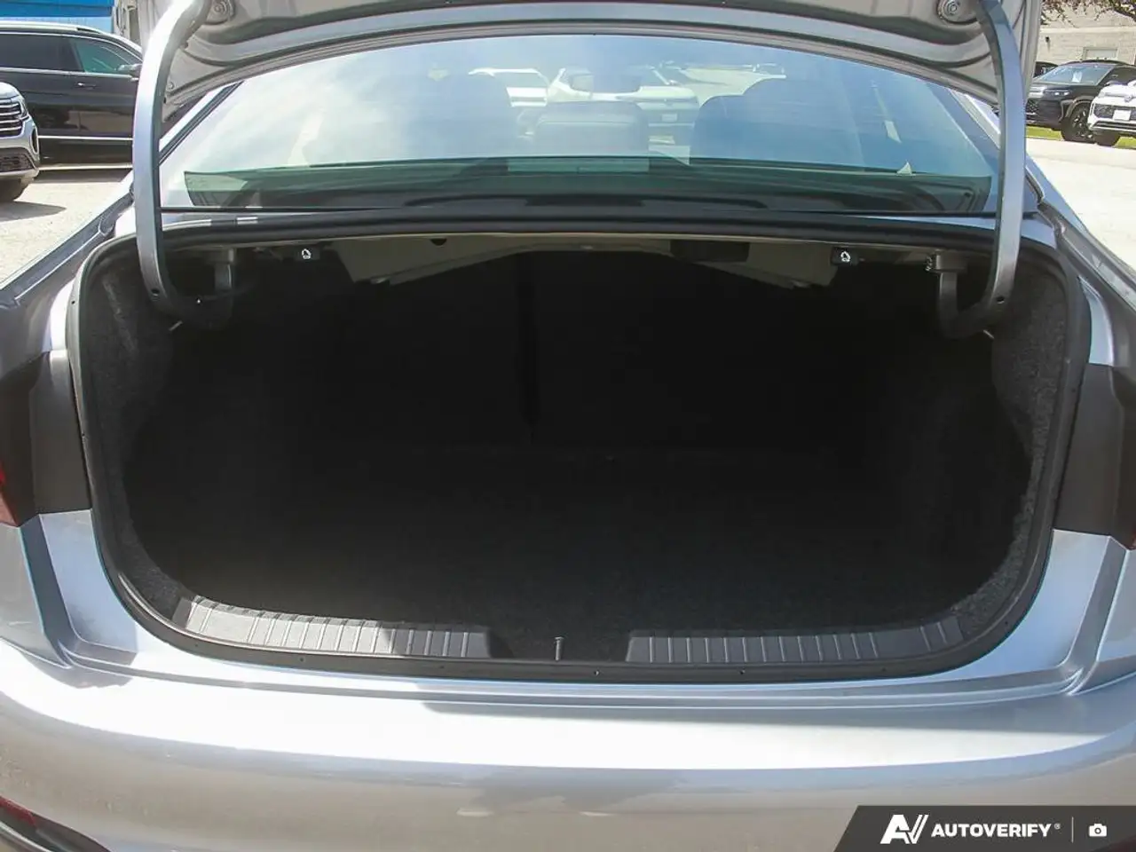 Volkswagen Jetta снимка Volkswagen Jetta
