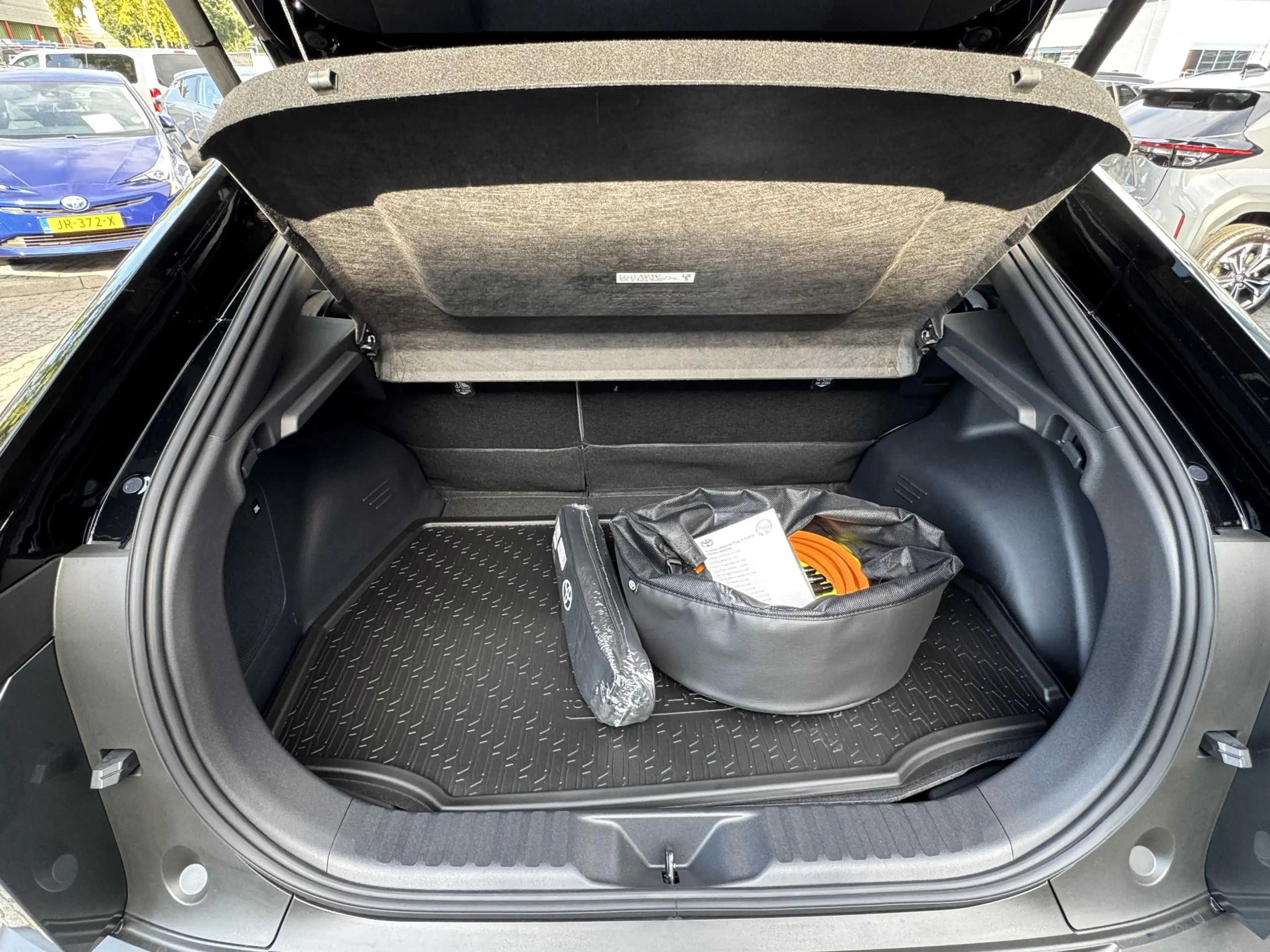 Toyota C-HR+ EXECUTIVE AWD 77 kWh NIEUW DIRECT LEVERBAAR! PANOD — photo 18