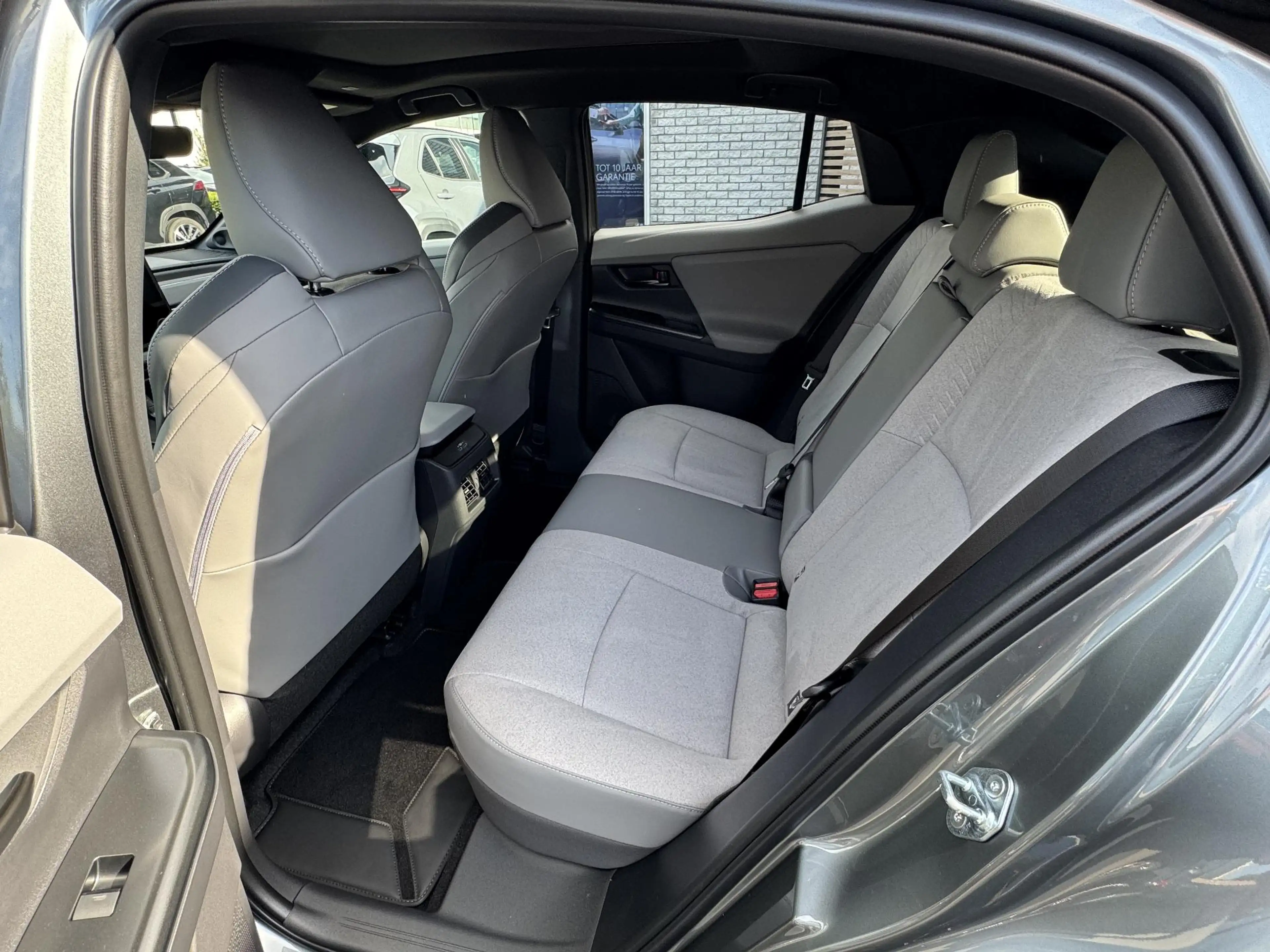 Toyota C-HR+ EXECUTIVE AWD 77 kWh NIEUW DIRECT LEVERBAAR! PANOD — photo 14