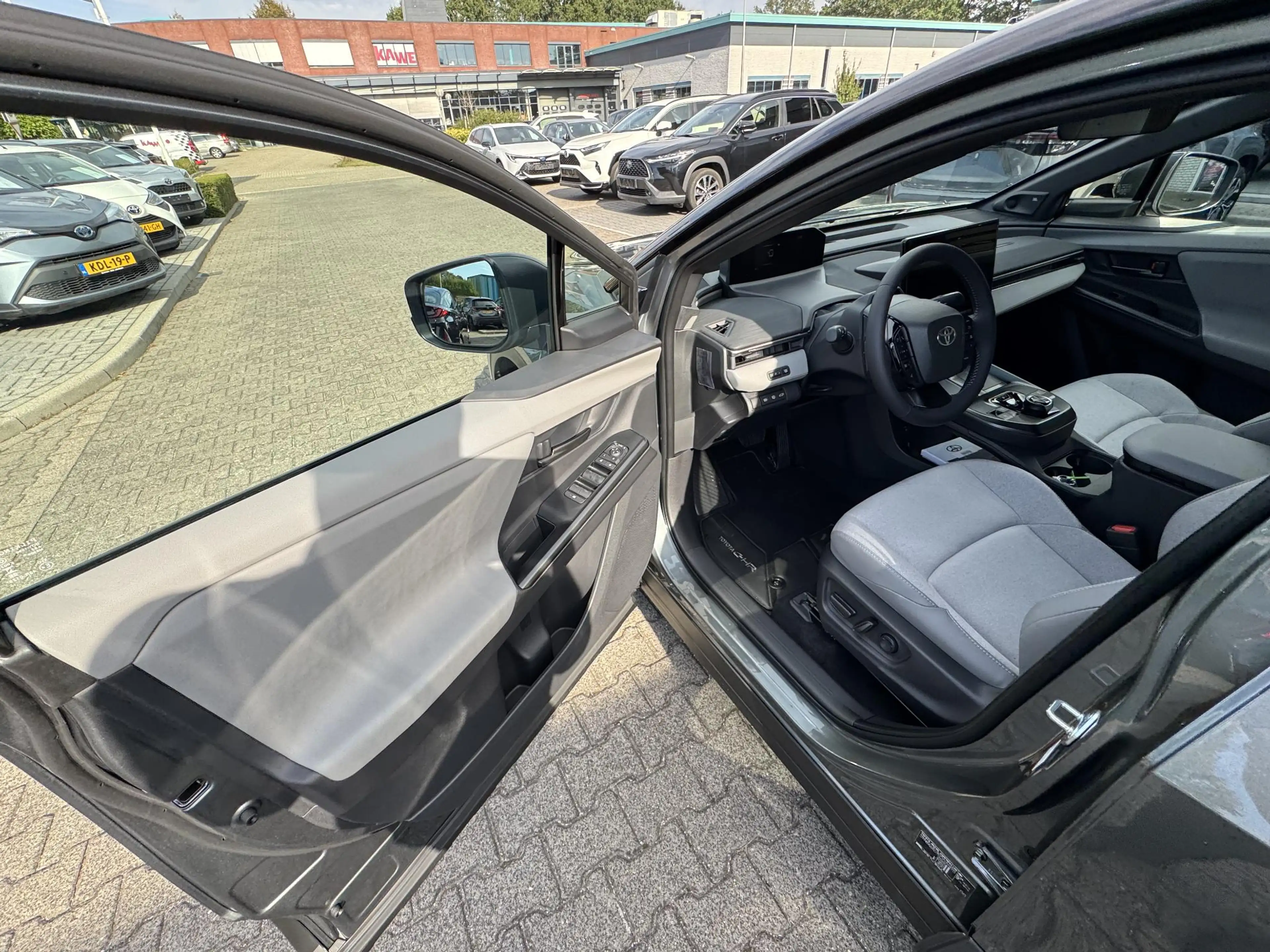 Toyota C-HR+ EXECUTIVE AWD 77 kWh NIEUW DIRECT LEVERBAAR! PANOD — photo 15