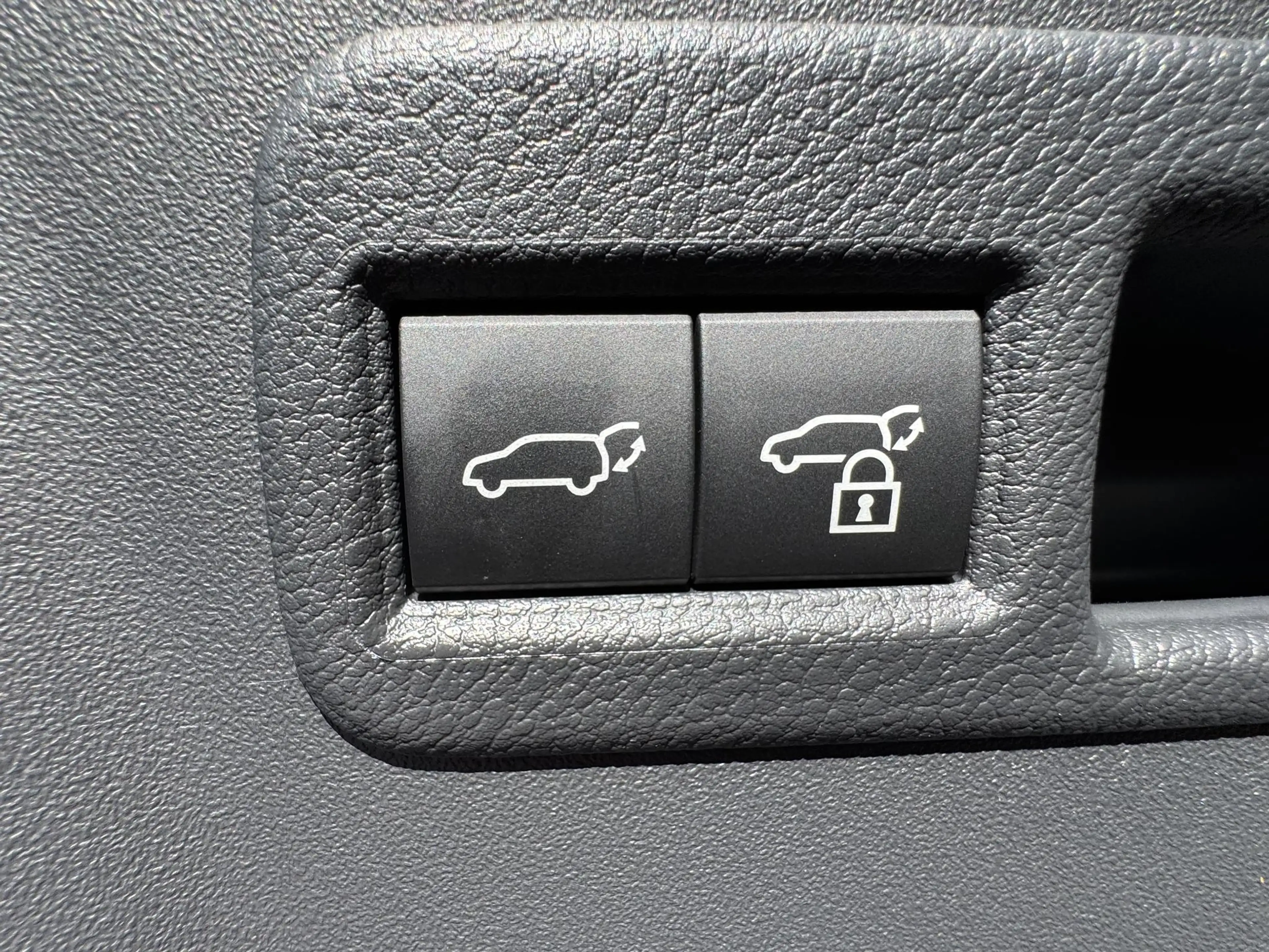 Toyota C-HR+ EXECUTIVE AWD 77 kWh NIEUW DIRECT LEVERBAAR! PANOD — photo 17