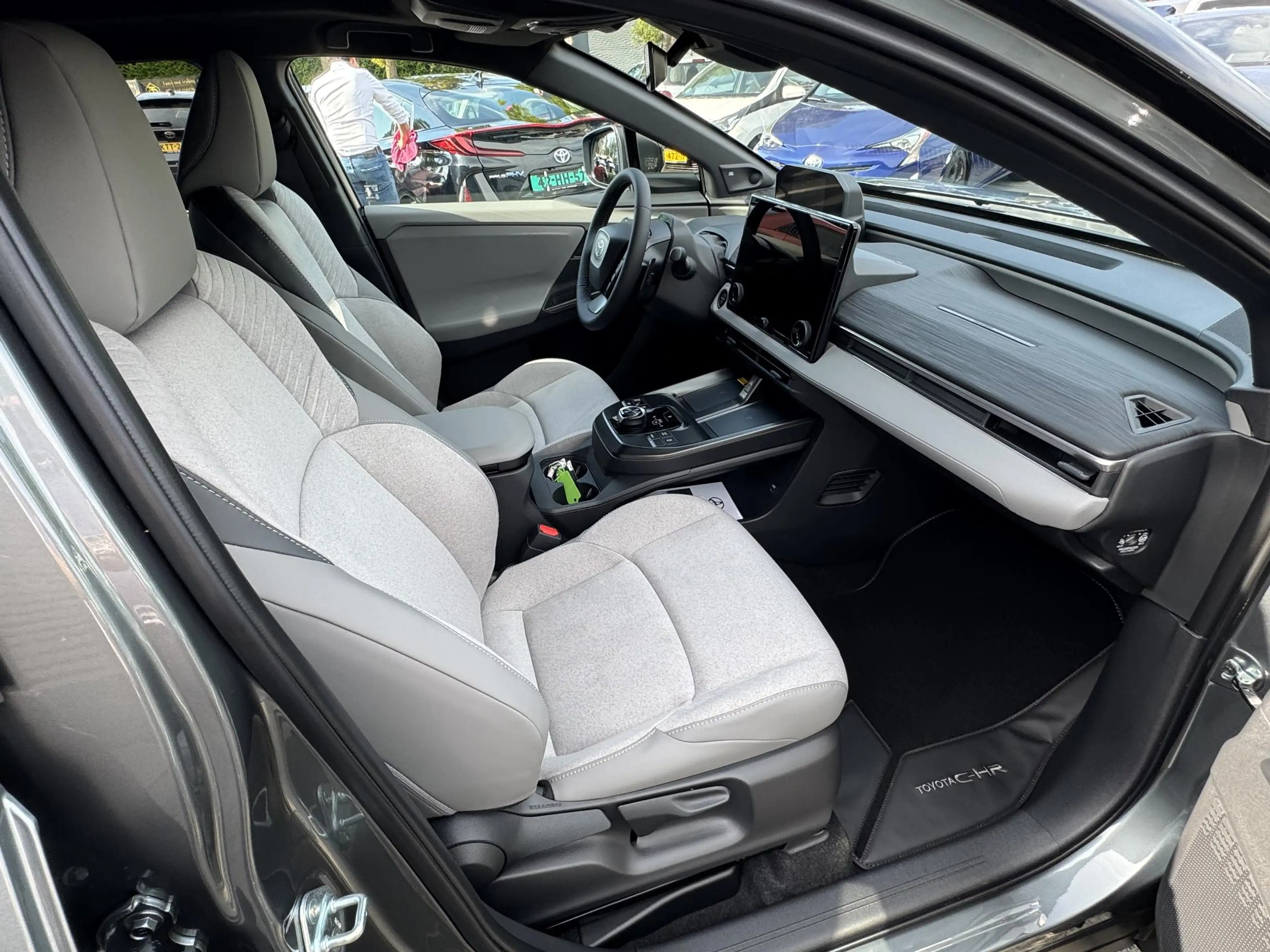 Toyota C-HR+ EXECUTIVE AWD 77 kWh NIEUW DIRECT LEVERBAAR! PANOD — photo 20