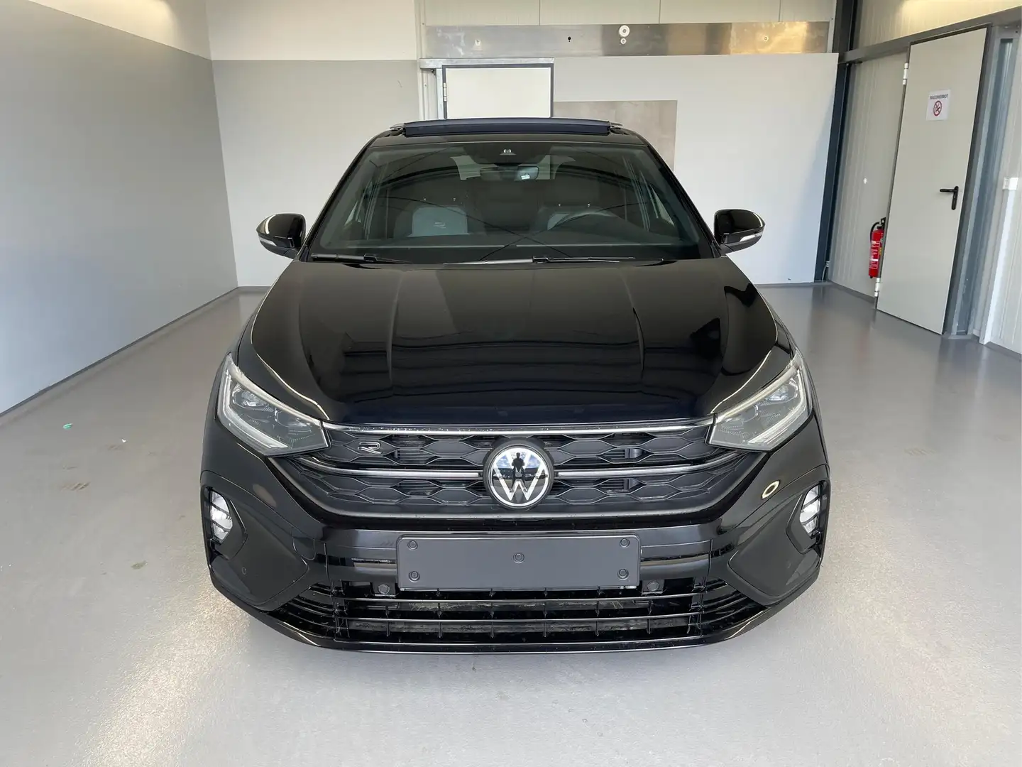 Volkswagen Taigo R-Line 150PS DSG GV5+NaviPro+Pano+Black+AHK+IQ.... Silber - 2
